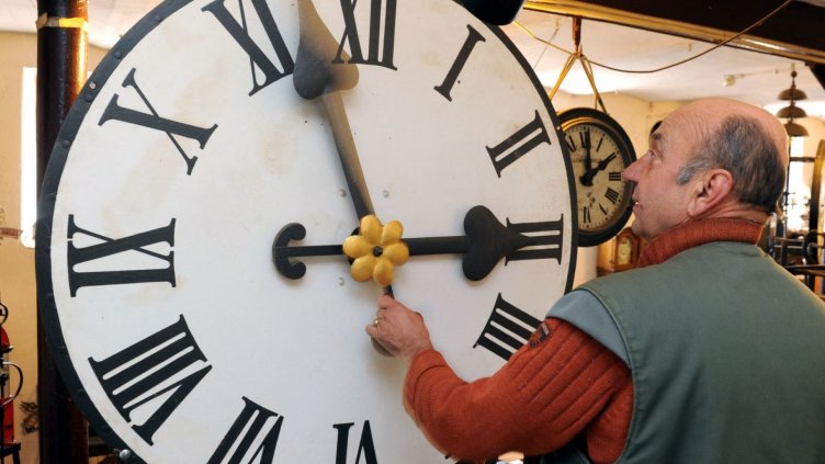 Българинът не ще да върти стрелките, чуди се лятно или зимно време  