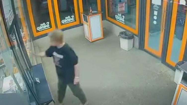 Полицията във Варна с първа информация за жената, която буйства и тероризира хора в "Младост"