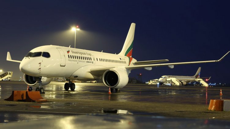 В сряда „България Еър“ посрещна петия си самолет Airbus А220 и първия от модела A220-100 