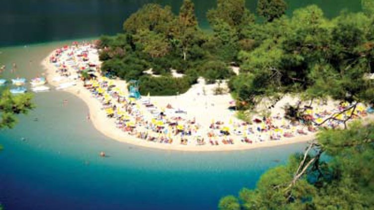  Хванат с 60 кг кокаин чака присъда на Кайманите