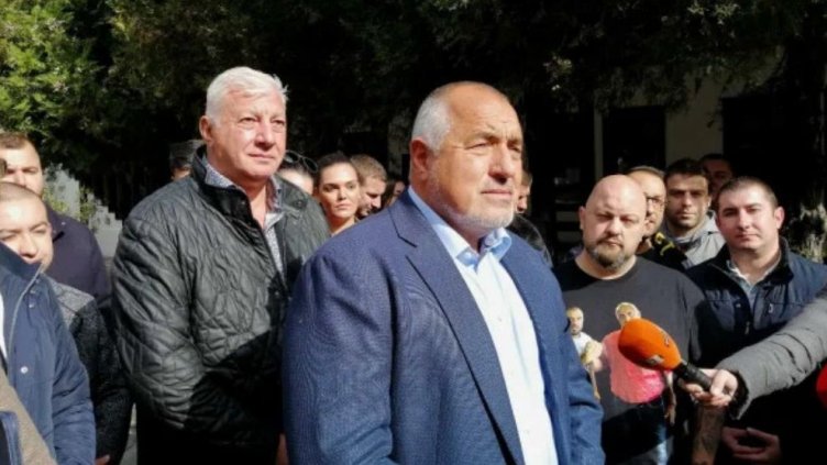 Борисов: Лъжат хората, слагат им ваксини с изтекъл срок (ВИДЕО)