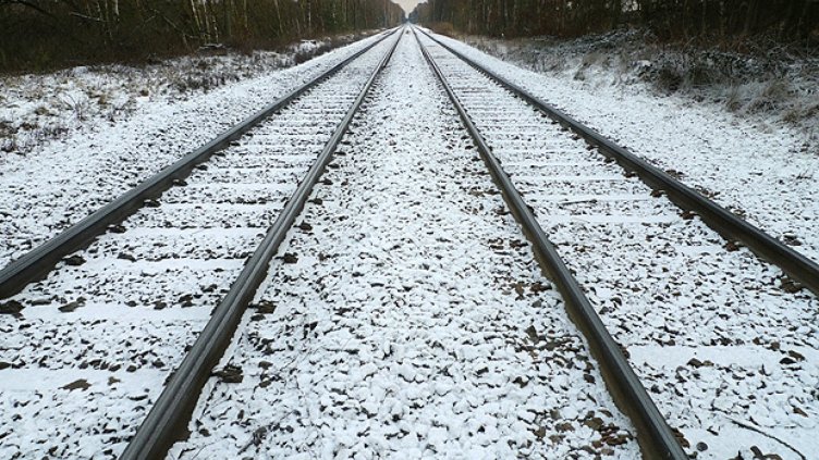 Мъж замръзна на жп прелез 