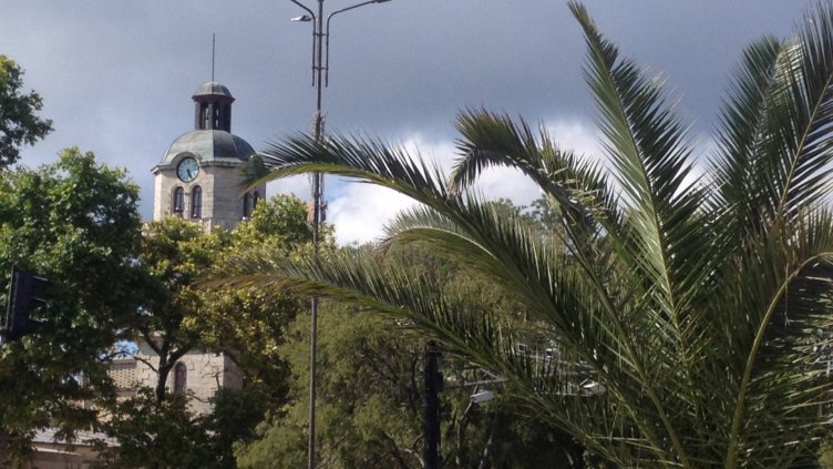 Градският часовник спря