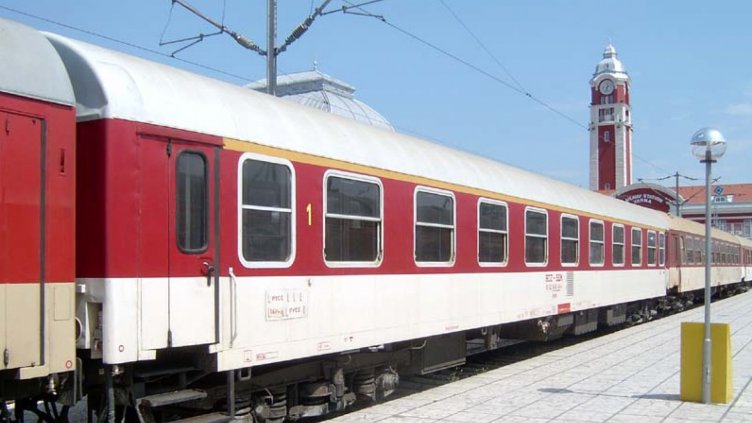 БДЖ осигурява допълнителни места за празниците от и за Варна