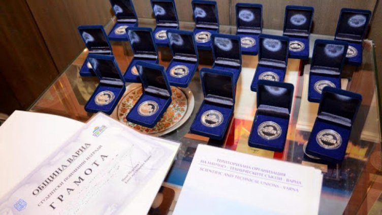 Започна кандидатстването за Годишните поименни награди на община Варна за студенти