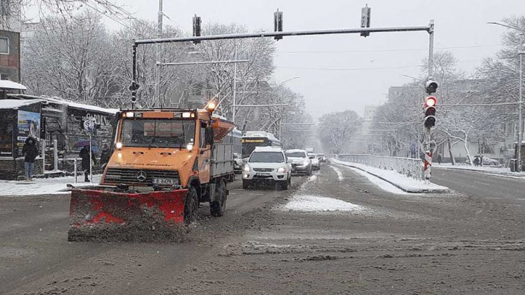 Общински съветници нападаха кмета на Варна заради снега