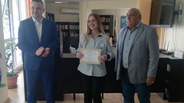 Наградиха победителите в конкурса „Народната памет разказва“