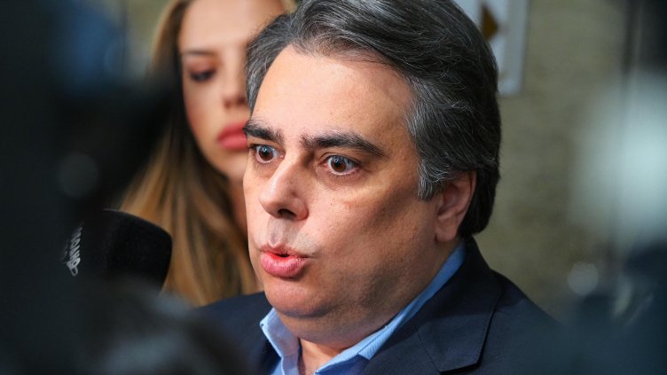 Meta заглуши Асен Василев във Facebook