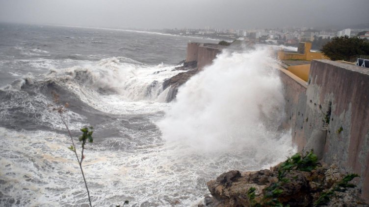 Мощни бури взеха 13 жертви в Европа