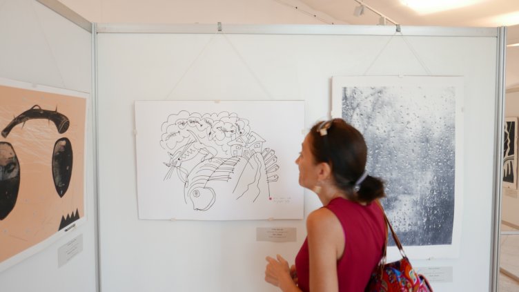 ЦЕНИТЕЛИТЕ МОГАТ ДА СЕ НАСЛАДЯТ на разнообразни творчески решения на автори от 57 страни.