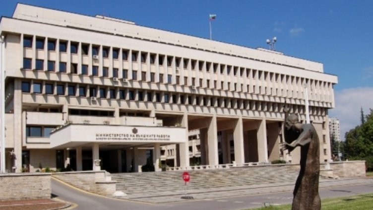 Няма данни за пострадали български граждани при атаките в Техеран