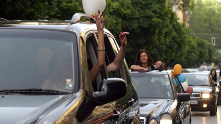 Констатираха 350 нарушения по заведения за абитуриентски балове