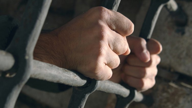 Оставиха кмета на Божурище за постоянно в ареста