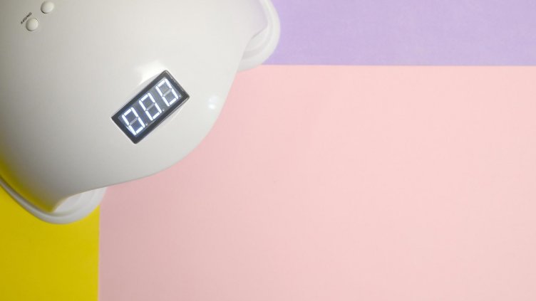 Топ 3 най-добри лампи за гел лак