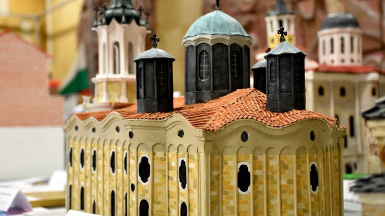 Във Варна наградиха победителите в конкурса „Българските архитектурни паметници в макети“