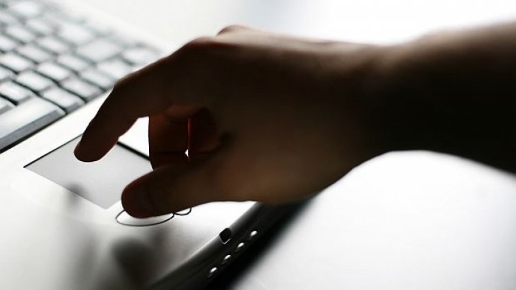 Пада изискването за електронен подпис при достъп до обществена информация