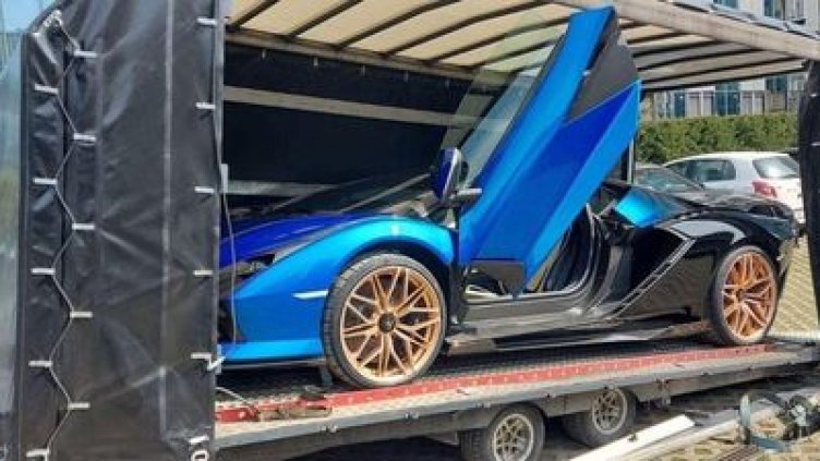 1 от 63, като тото… автовоз стовари у нас Lamborghini, струващо 7 млн.