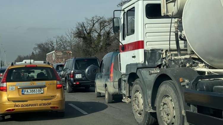 Ремонти превръщат в кошмар пътя Варна-Бургас