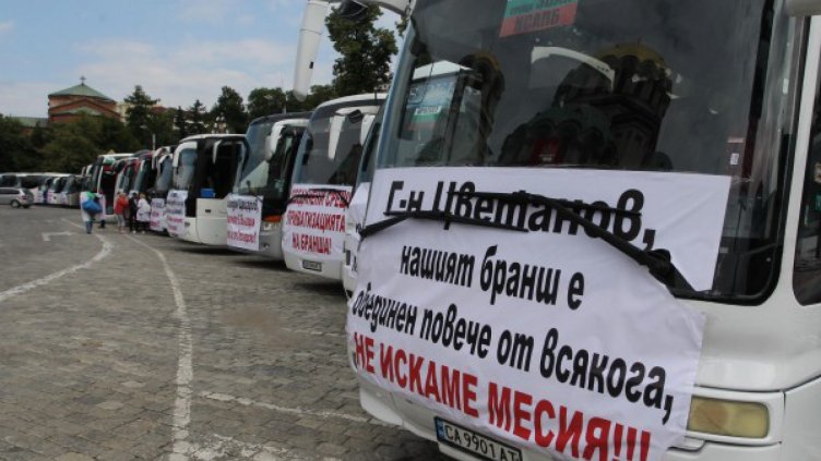 Превозвачите се видяха с Борисов, прибират автобусите