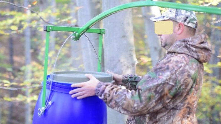 Мъж обра хранилка за диви животни край Варна