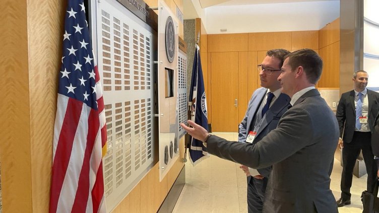 Даниел Митов убеден: Близо сме до отпадане на визите за САЩ