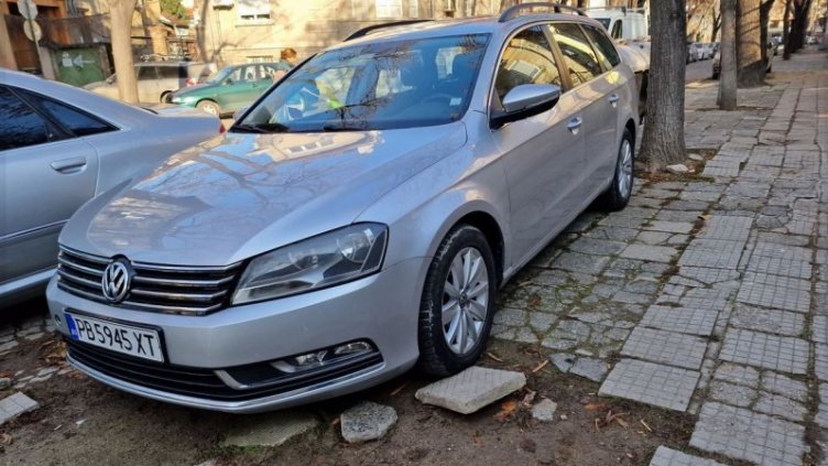 Апашите стават все по-нагли: Задигнаха колата на мъж под носа му