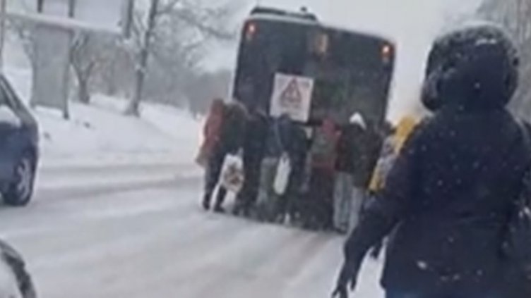 С над половин милион лева "олеква" снегопочистващата фирма във Варна