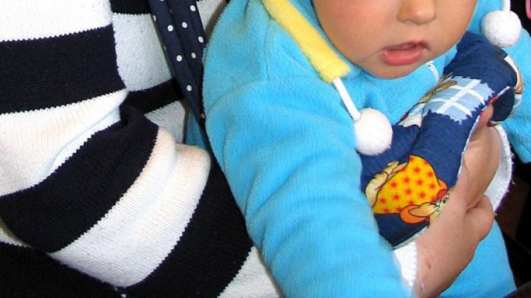 Средно по 3 майки на ден изоставят детето си