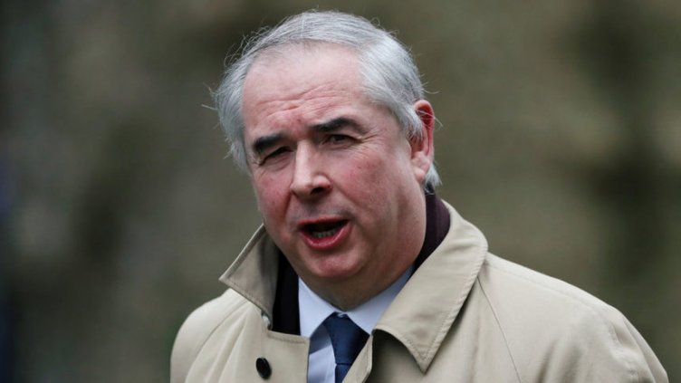 Жълти жилетки нахлуха при британския юридически съветник