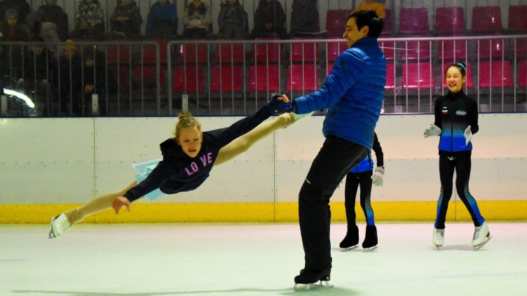 Ледената пързалка във Варна е с безплатен достъп (СНИМКИ)