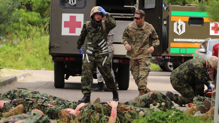 Второ класиране за военни лекари и медицински сестри