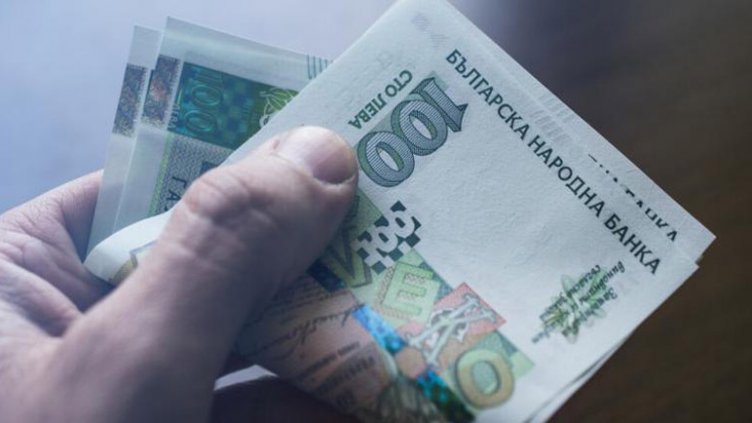 Повечето фирми планират коледни бонуси за служителите си