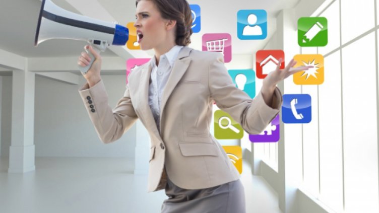 Шефът Водолей има либерално мислене и любознателен ум