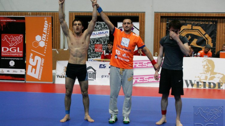 Варненец гази на джиу-джицу в Германия