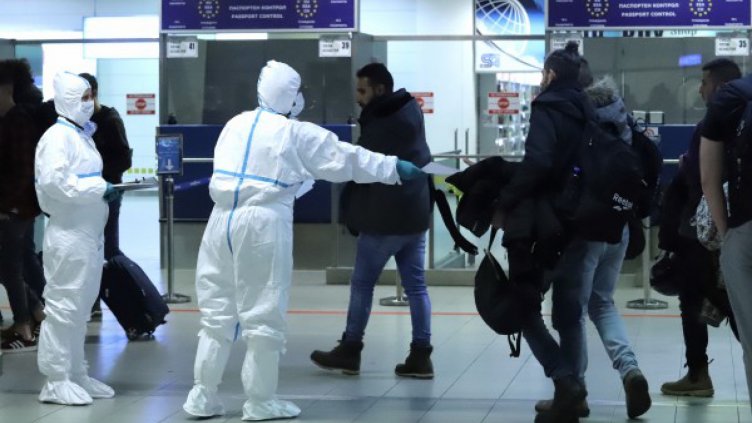 Пътник от Китай, кацнал на летище "Варна", под наблюдение в Терапията