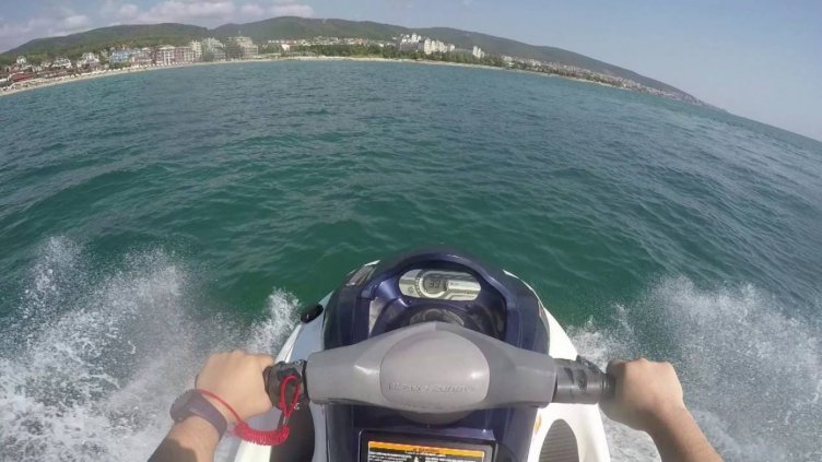 Млада жена загина след падане от джет в Балчик