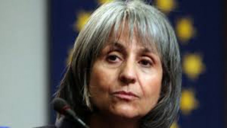 Маргарита Попова: Рано е за президентско вето