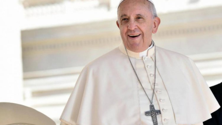 Папа Франциск пристига днес в България