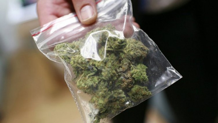 Варненец с 5 грама марихуана спипаха полицаите