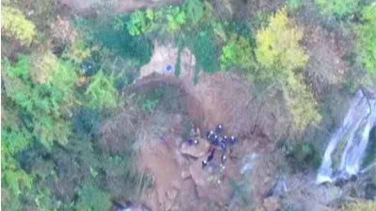 Заснеха с дрон издирването на затрупаните край Крушунските водопади