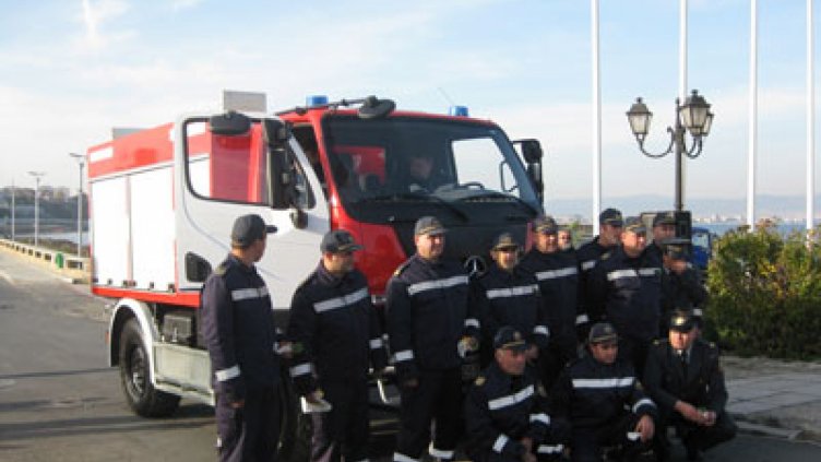 Пожарникарите излизат на протест срещу съкращенията