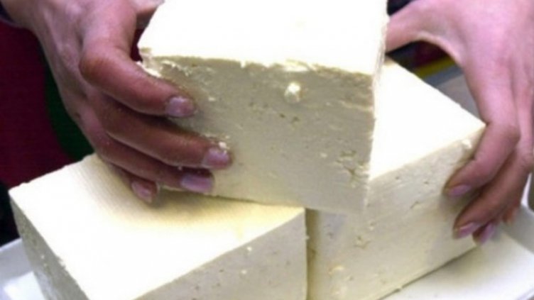 Увеличава се фалшивото сирене, бълвано от мандрите