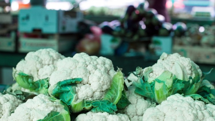 Слагаш на кантара чуден бял карфиол и... 15 лв. Страшно. Безпомощно!