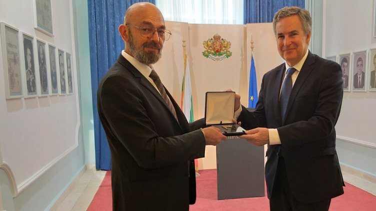 Обсъждат изучаването на испански във варненските начални класове