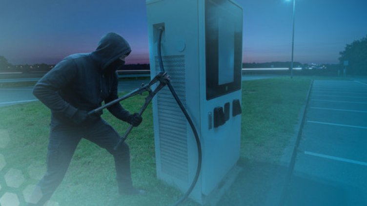 Крадци "берат" кабели от зарядните за EV