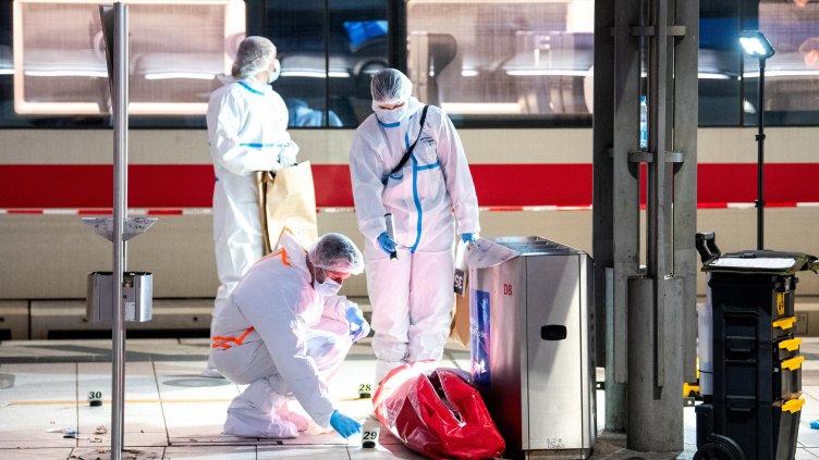 18 ранени при нападение с нож в Хамбург