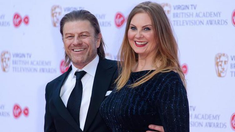 Шон Бийн хвърлил чаша по съпругата си по време на полет