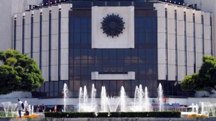 НДК ще светне с цветовете на френското знаме