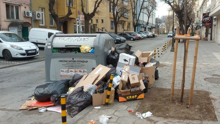 Варна тъне в боклуци (СНИМКИ)