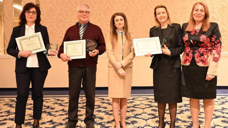 Двама служители от Варна с награди „Социален работник на годината 2023“